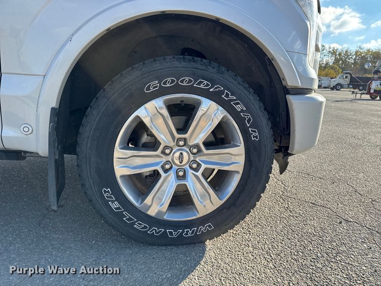 image for item EA2022 2016 Ford F150 Platinum SuperCrew pickup truck