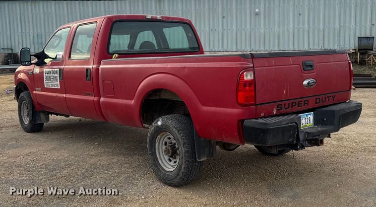 image for item EA2027 2004 Ford F350 Super Duty Crew Cab pickup truck