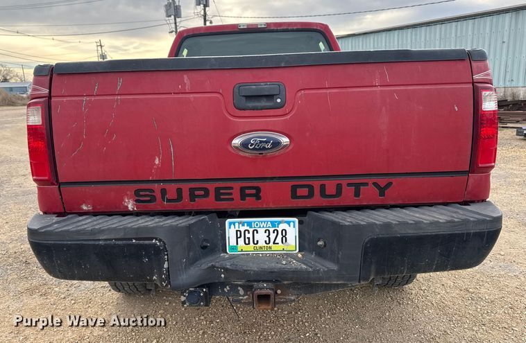 image for item EA2027 2004 Ford F350 Super Duty Crew Cab pickup truck