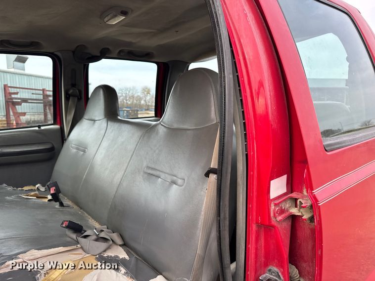 image for item EA2027 2004 Ford F350 Super Duty Crew Cab pickup truck