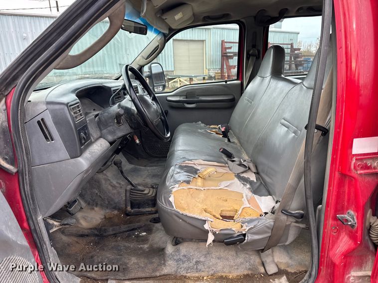 image for item EA2027 2004 Ford F350 Super Duty Crew Cab pickup truck