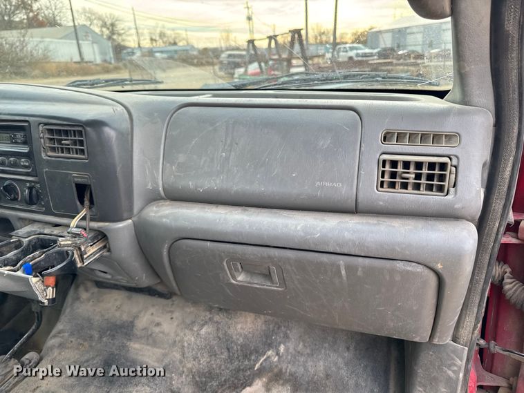 image for item EA2027 2004 Ford F350 Super Duty Crew Cab pickup truck