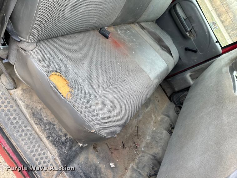 image for item EA2027 2004 Ford F350 Super Duty Crew Cab pickup truck