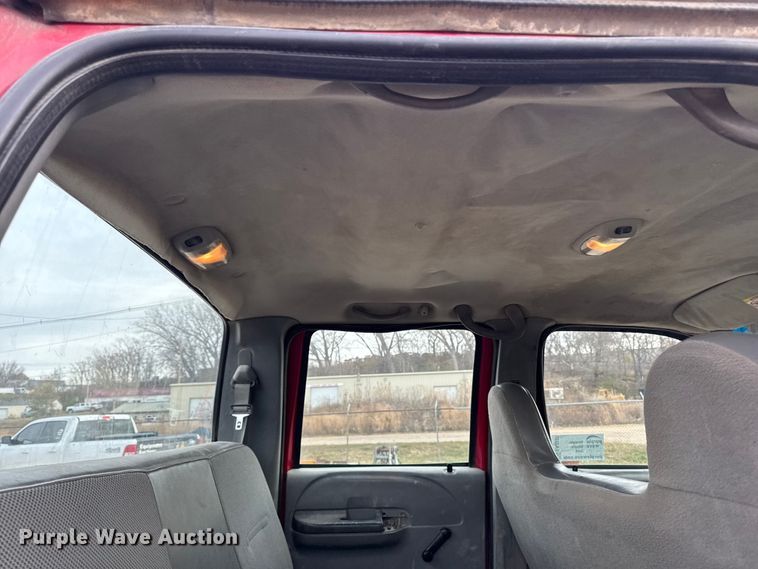 image for item EA2027 2004 Ford F350 Super Duty Crew Cab pickup truck