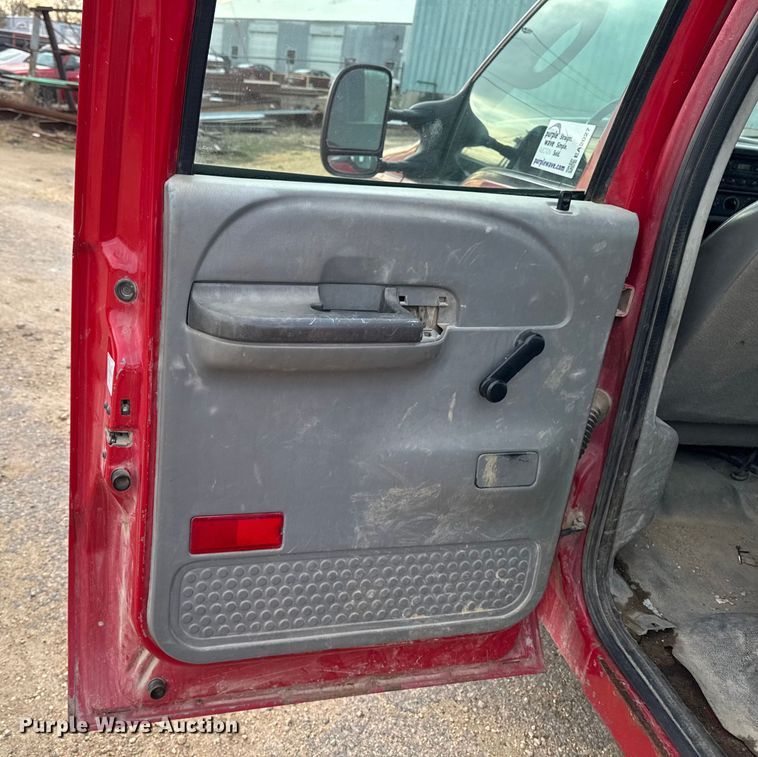 image for item EA2027 2004 Ford F350 Super Duty Crew Cab pickup truck