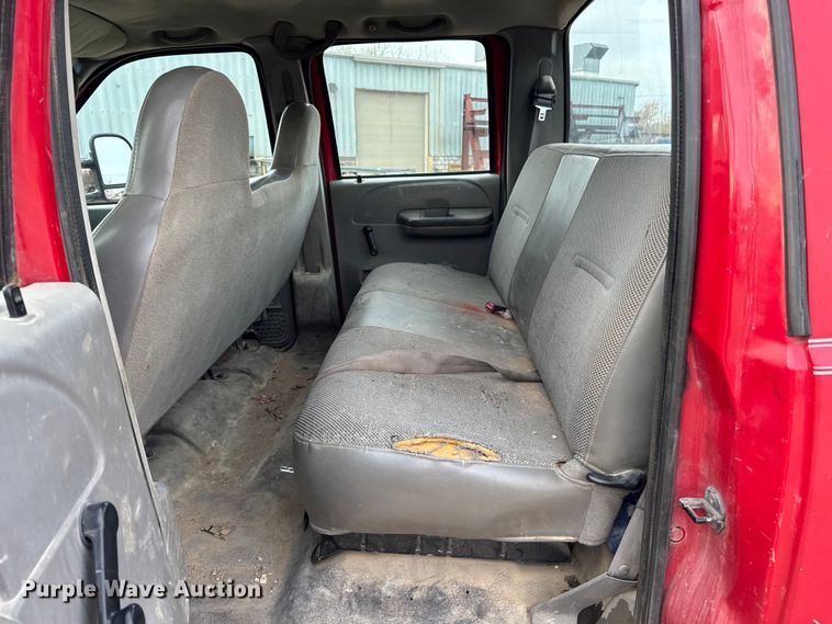 image for item EA2027 2004 Ford F350 Super Duty Crew Cab pickup truck