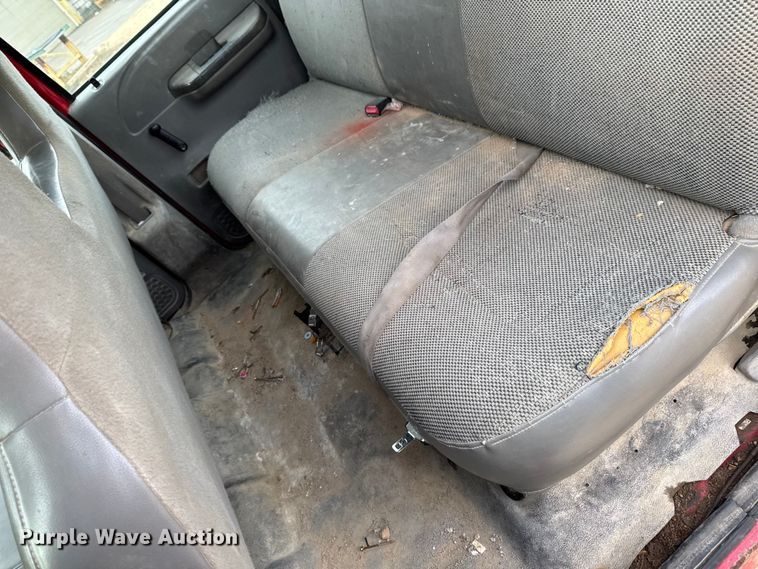 image for item EA2027 2004 Ford F350 Super Duty Crew Cab pickup truck