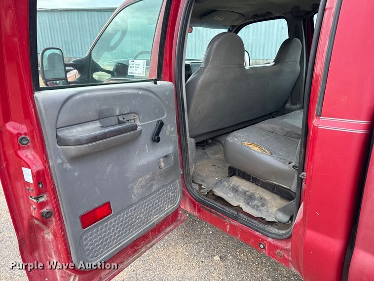 image for item EA2027 2004 Ford F350 Super Duty Crew Cab pickup truck