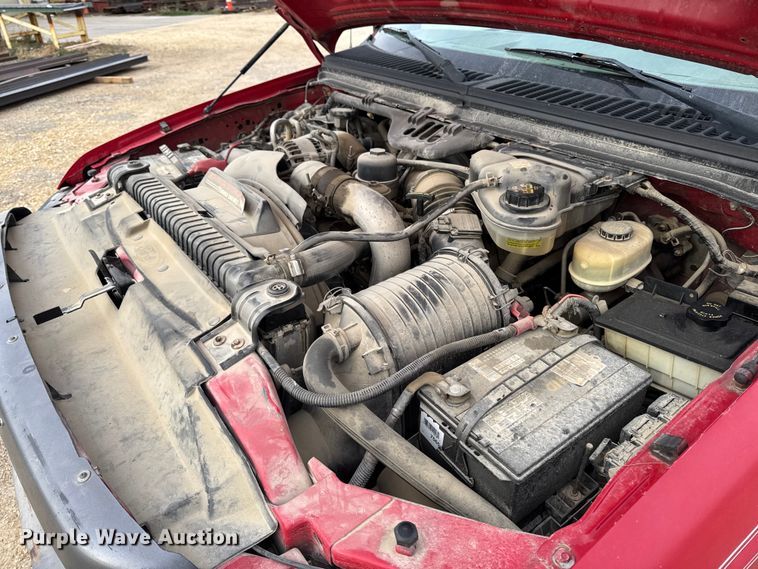 image for item EA2027 2004 Ford F350 Super Duty Crew Cab pickup truck