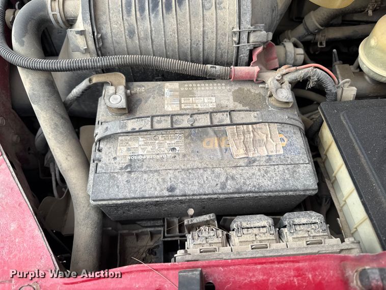 image for item EA2027 2004 Ford F350 Super Duty Crew Cab pickup truck