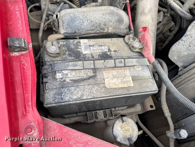 image for item EA2027 2004 Ford F350 Super Duty Crew Cab pickup truck