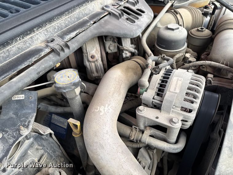 image for item EA2027 2004 Ford F350 Super Duty Crew Cab pickup truck