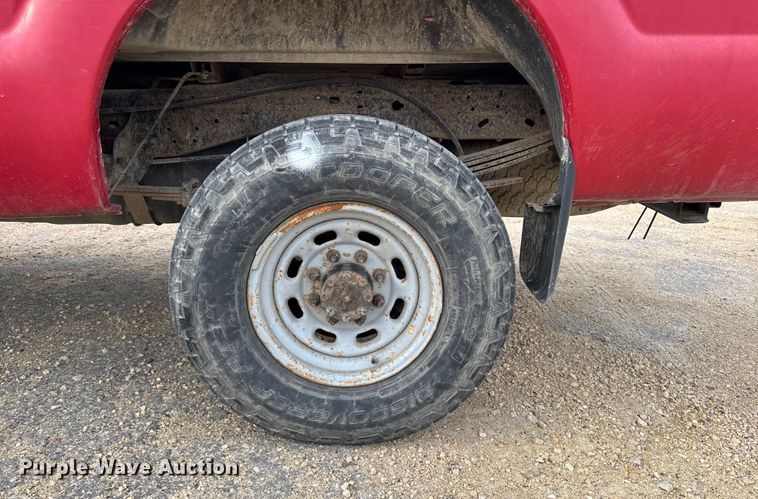 image for item EA2027 2004 Ford F350 Super Duty Crew Cab pickup truck