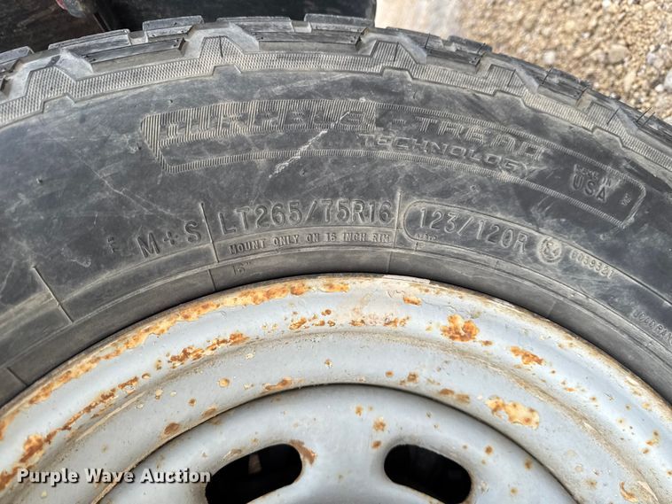 image for item EA2027 2004 Ford F350 Super Duty Crew Cab pickup truck