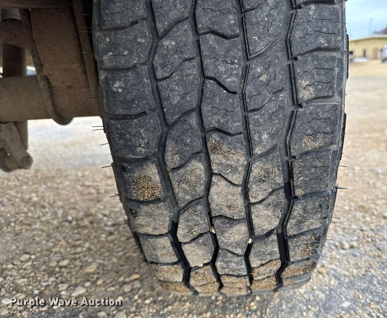 image for item EA2027 2004 Ford F350 Super Duty Crew Cab pickup truck