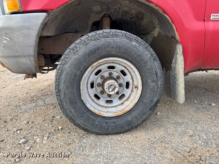 image for item EA2027 2004 Ford F350 Super Duty Crew Cab pickup truck