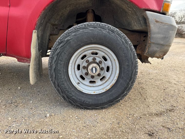 image for item EA2027 2004 Ford F350 Super Duty Crew Cab pickup truck