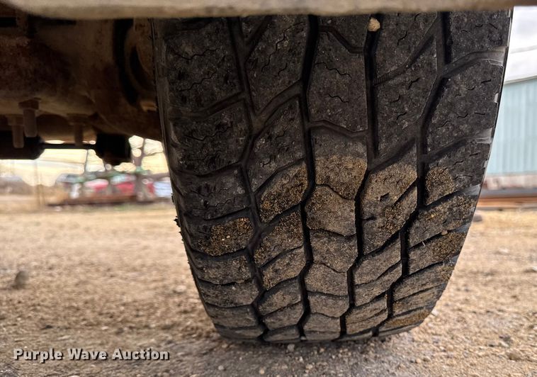 image for item EA2027 2004 Ford F350 Super Duty Crew Cab pickup truck