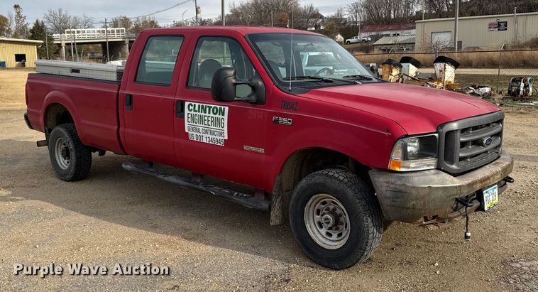 image for item EA2028 2004 Ford F350 Super Duty Crew Cab pickup truck