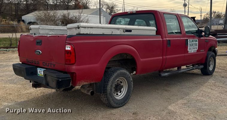 image for item EA2028 2004 Ford F350 Super Duty Crew Cab pickup truck