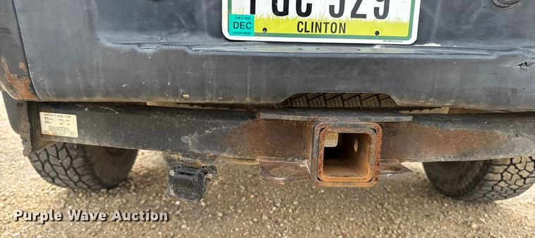 image for item EA2028 2004 Ford F350 Super Duty Crew Cab pickup truck