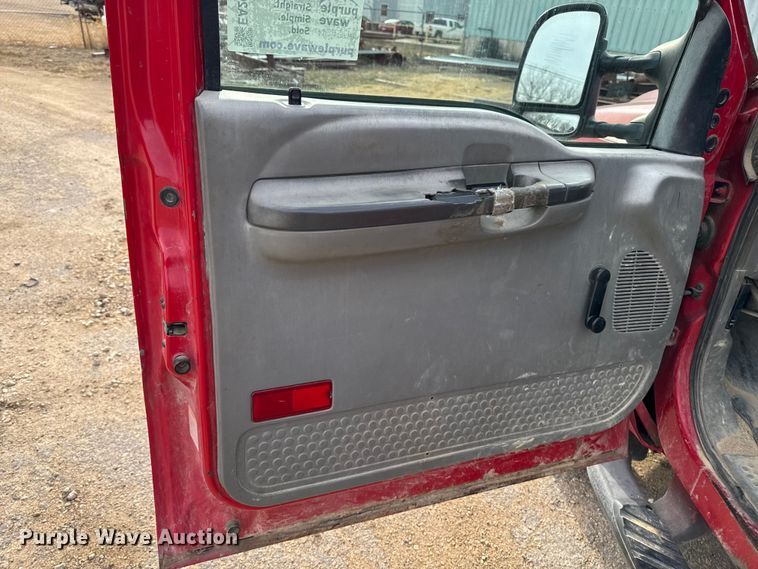 image for item EA2028 2004 Ford F350 Super Duty Crew Cab pickup truck