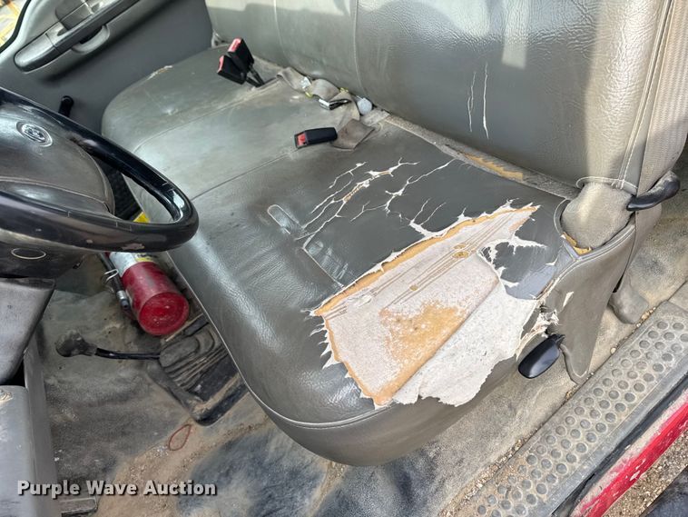 image for item EA2028 2004 Ford F350 Super Duty Crew Cab pickup truck