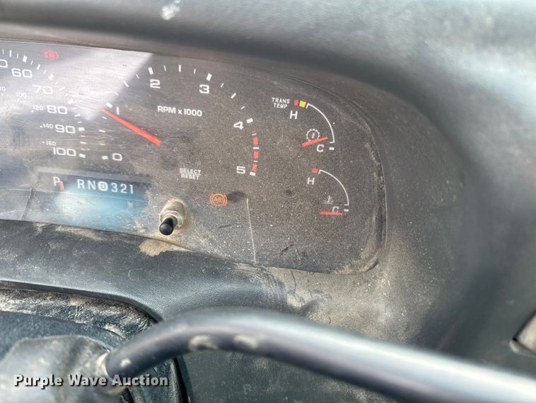 image for item EA2028 2004 Ford F350 Super Duty Crew Cab pickup truck