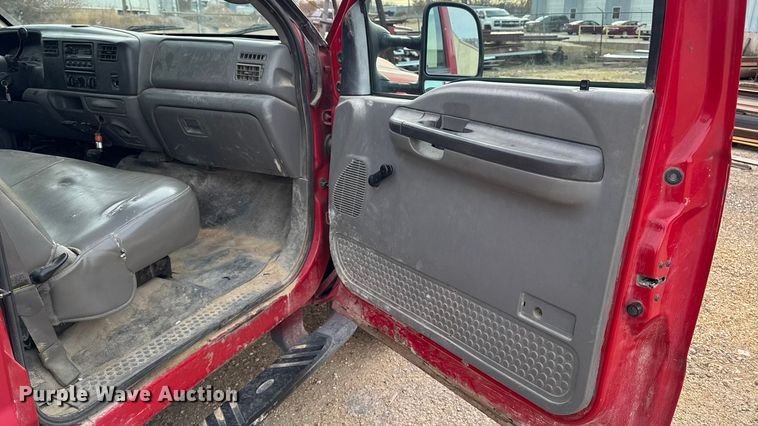 image for item EA2028 2004 Ford F350 Super Duty Crew Cab pickup truck