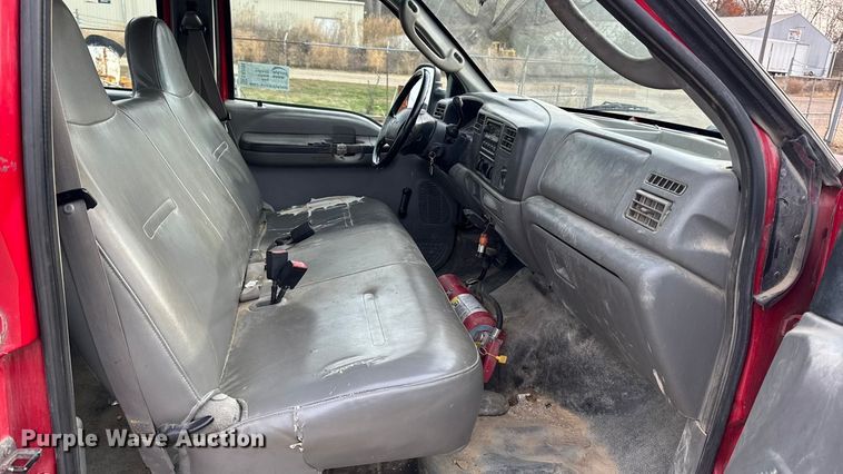 image for item EA2028 2004 Ford F350 Super Duty Crew Cab pickup truck