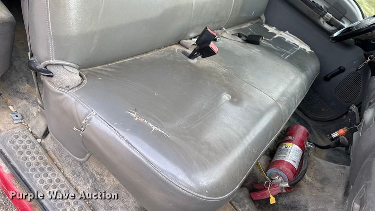 image for item EA2028 2004 Ford F350 Super Duty Crew Cab pickup truck