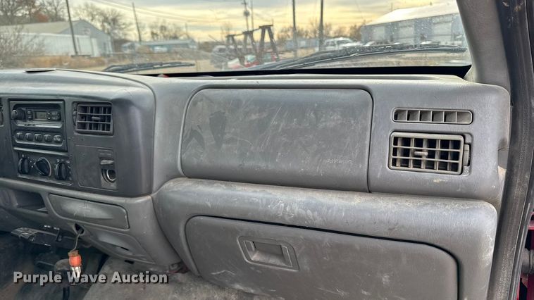 image for item EA2028 2004 Ford F350 Super Duty Crew Cab pickup truck