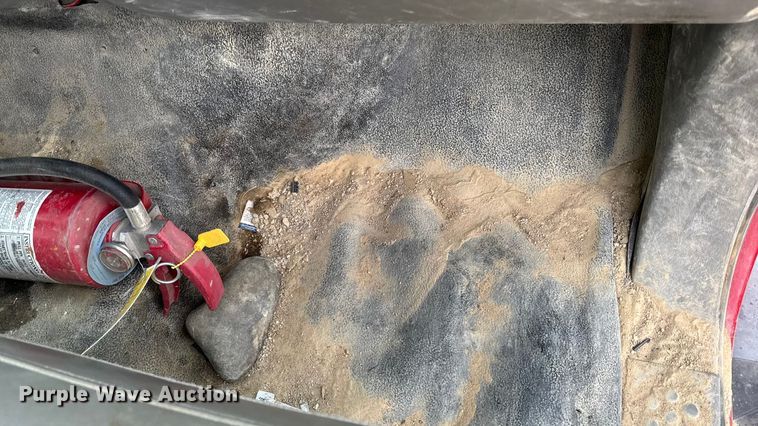 image for item EA2028 2004 Ford F350 Super Duty Crew Cab pickup truck