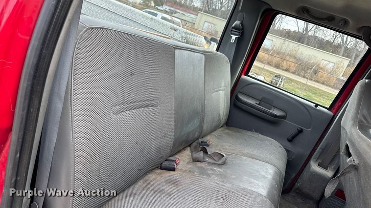 image for item EA2028 2004 Ford F350 Super Duty Crew Cab pickup truck
