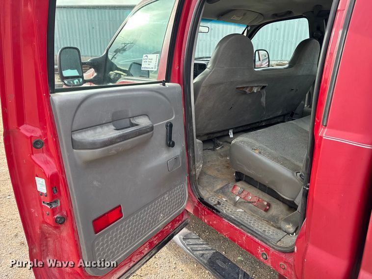 image for item EA2028 2004 Ford F350 Super Duty Crew Cab pickup truck