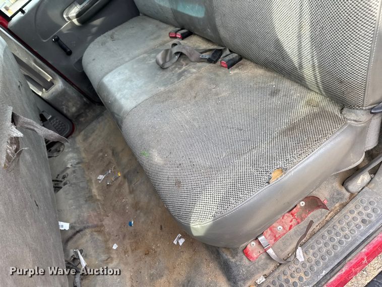 image for item EA2028 2004 Ford F350 Super Duty Crew Cab pickup truck