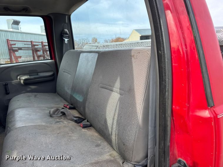 image for item EA2028 2004 Ford F350 Super Duty Crew Cab pickup truck