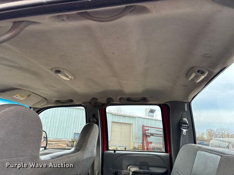 image for item EA2028 2004 Ford F350 Super Duty Crew Cab pickup truck