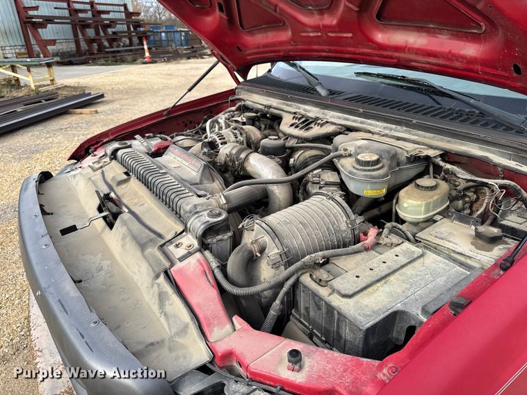 image for item EA2028 2004 Ford F350 Super Duty Crew Cab pickup truck