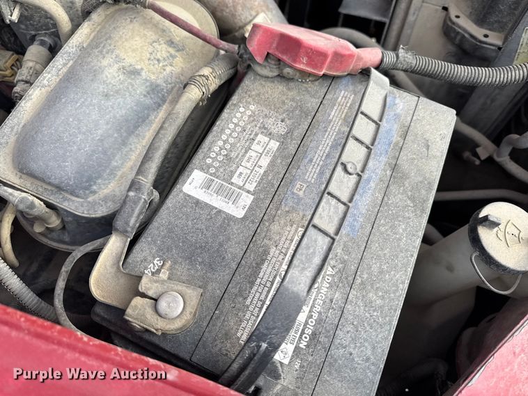 image for item EA2028 2004 Ford F350 Super Duty Crew Cab pickup truck