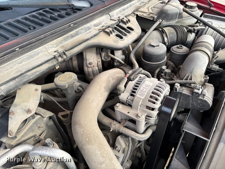 image for item EA2028 2004 Ford F350 Super Duty Crew Cab pickup truck