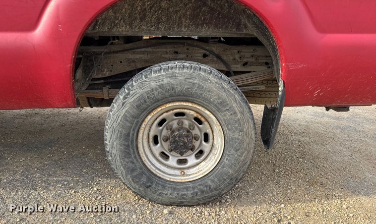 image for item EA2028 2004 Ford F350 Super Duty Crew Cab pickup truck