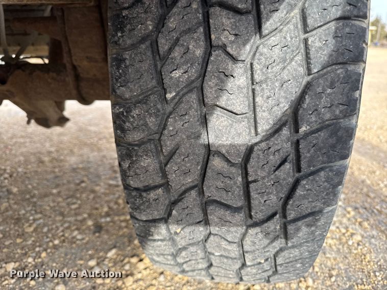 image for item EA2028 2004 Ford F350 Super Duty Crew Cab pickup truck