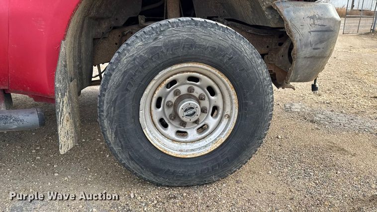 image for item EA2028 2004 Ford F350 Super Duty Crew Cab pickup truck