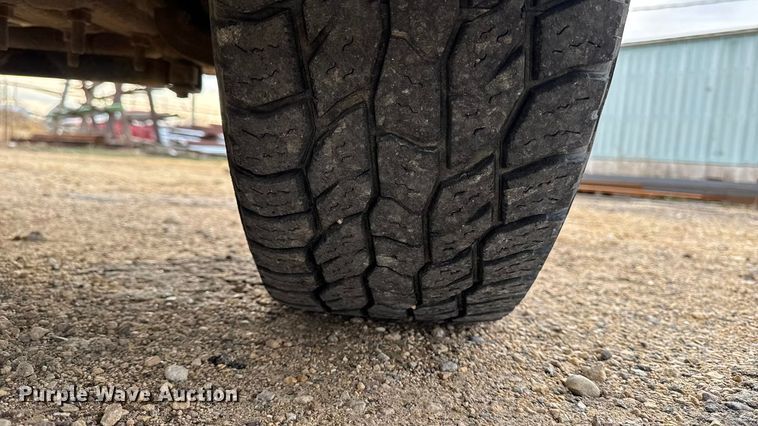 image for item EA2028 2004 Ford F350 Super Duty Crew Cab pickup truck