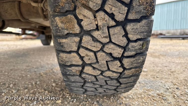 image for item EA2028 2004 Ford F350 Super Duty Crew Cab pickup truck