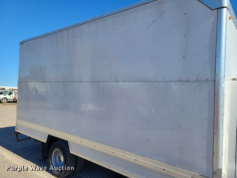 image for item EA2725 2018 Chevrolet Express Bay Bridge box truck