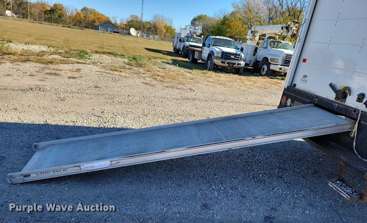 image for item EA2725 2018 Chevrolet Express Bay Bridge box truck