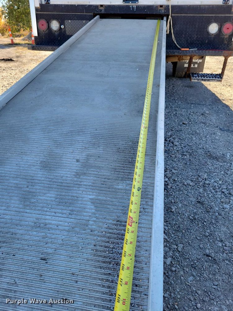 image for item EA2725 2018 Chevrolet Express Bay Bridge box truck