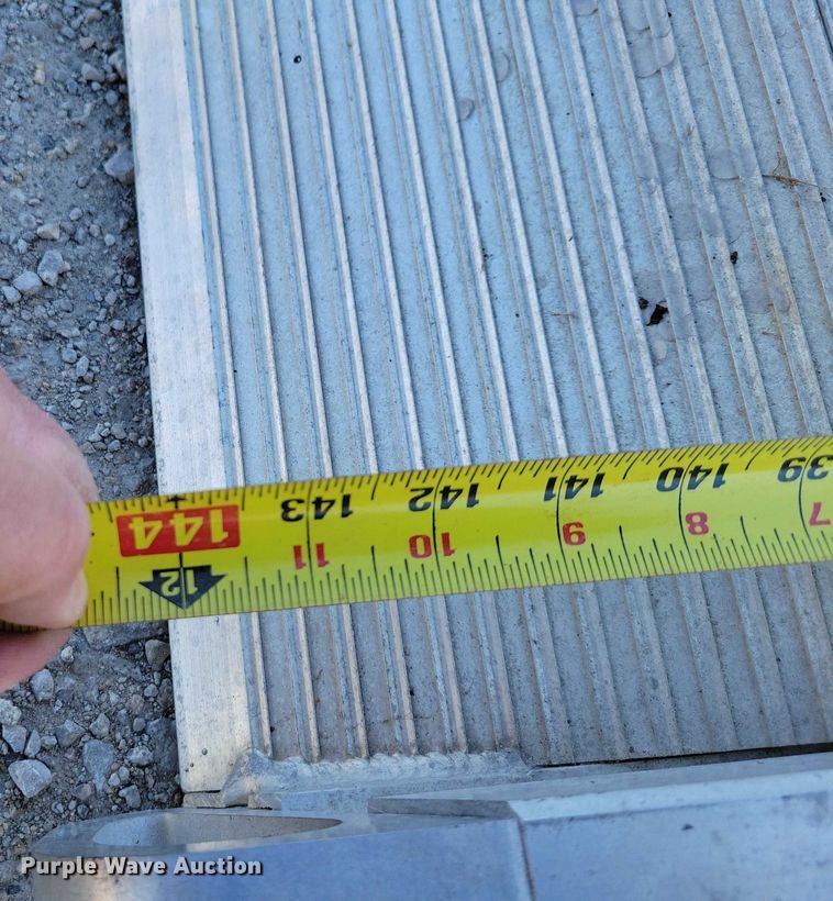 image for item EA2725 2018 Chevrolet Express Bay Bridge box truck